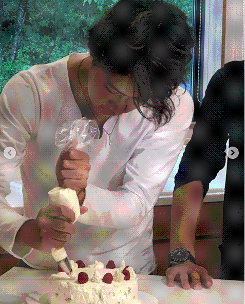 e0199691_00484969.gif