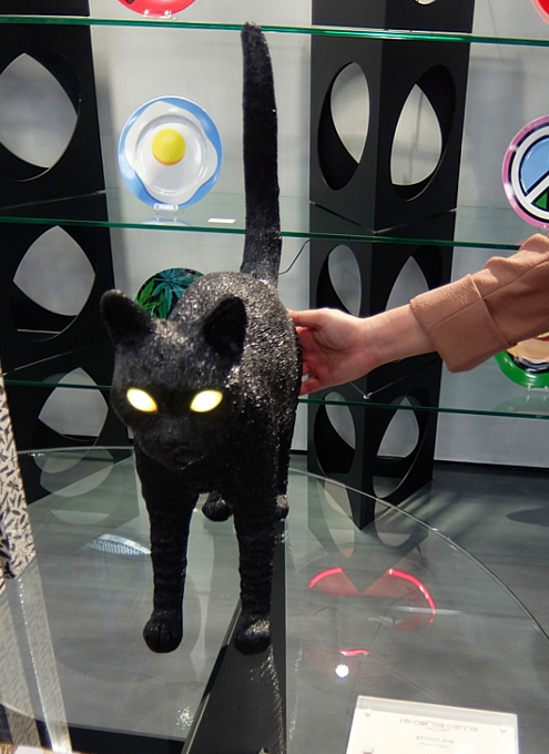 こんな猫ライト見つけました（笑）_b0007805_23515630.jpg