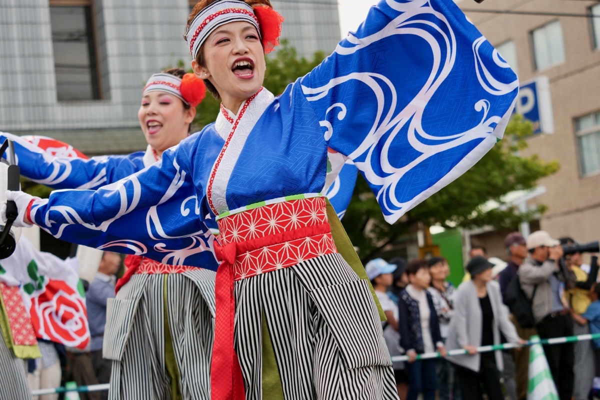 ２０１８福山ばら祭ローズパレードその６（備後ばらバラよさこい踊り隊）_a0009554_23015420.jpg