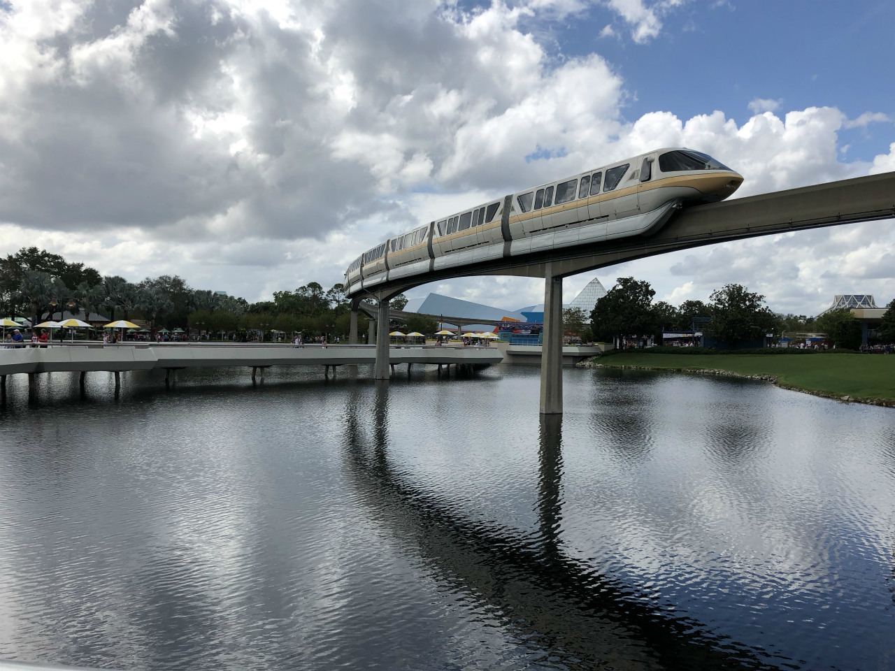 フロリダ弾丸遠征【其の5】中年の歩いたディズニーワールド (Epcot)　_e0034987_00335336.jpg