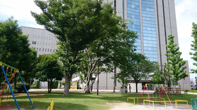 「シンボルタワー」がすぐ側に!_a0214329_2384464.jpg
