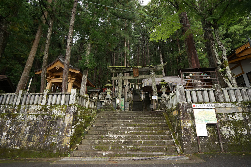 木曽御嶽神社_b0244538_23115987.jpg