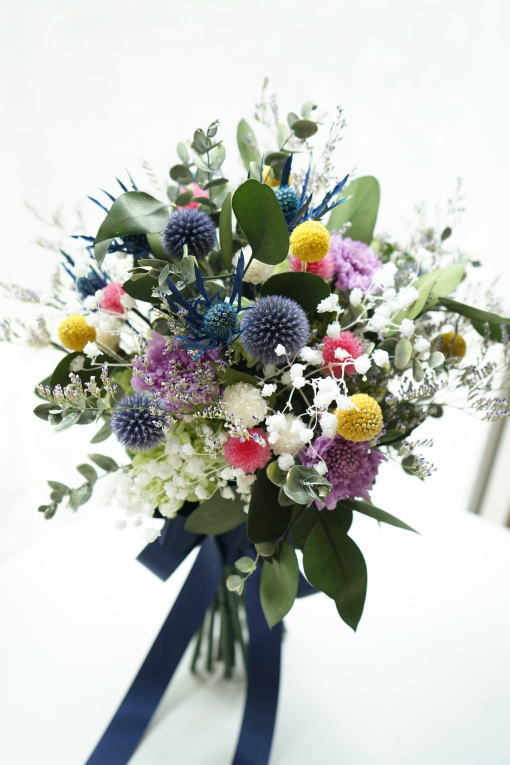 #小花を束ねたクラッチブーケ!_a0136507_21301293.jpg