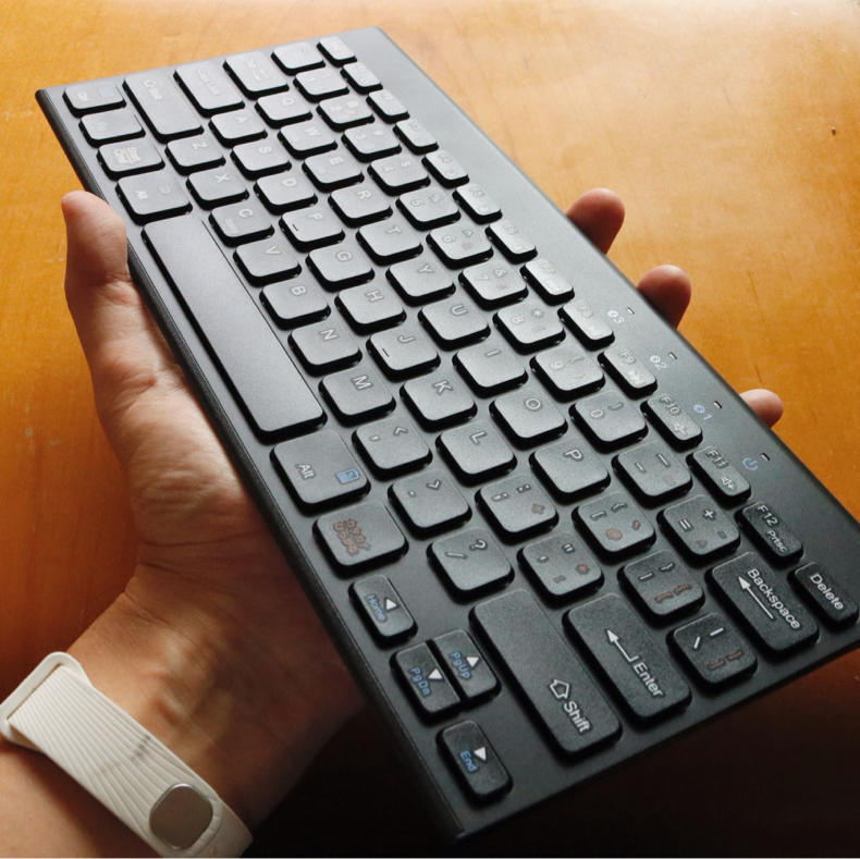 【AD】しっかりとしたサイズ感で入力しやすいBluetoothキーボード_c0060143_06110987.jpg