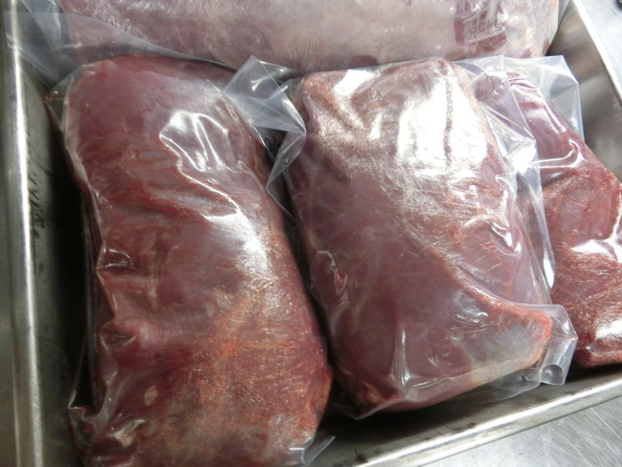 カラス届きました フレンチ食堂 エスカルゴ カラス届きました フレンチ食堂 エスカルゴ