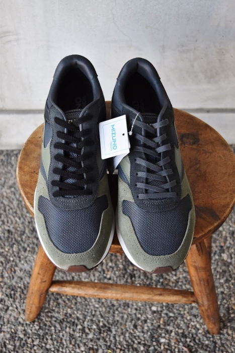 MIZUNO お手頃スニーカー★★★_d0152280_06460446.jpg