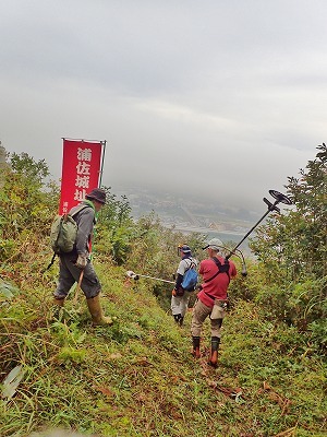 土曜日の朝は浦佐城址の登山道整備でした_c0336902_13263571.jpg