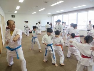 日曜空手　屯田教室　女性黒帯チーム_c0118332_14015836.jpg