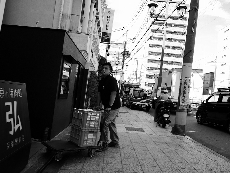 お仕事ご苦労様です_e0374932_06092604.jpg
