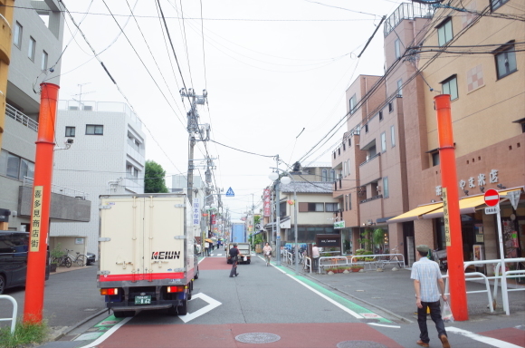 小田急喜多見駅からぶらぶら その2 喜多見駅前から成城学園前駅へ 趣味はウォーキングでは無い 小田急喜多見駅からぶらぶら その2 喜多見駅前から成城学園前駅へ 趣味はウォーキングでは無い