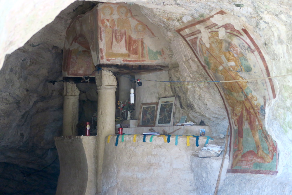 大天使ミカエルの洞窟へ聖ミケーレの日に、イタリア ラッツィオ_f0234936_615365.jpg