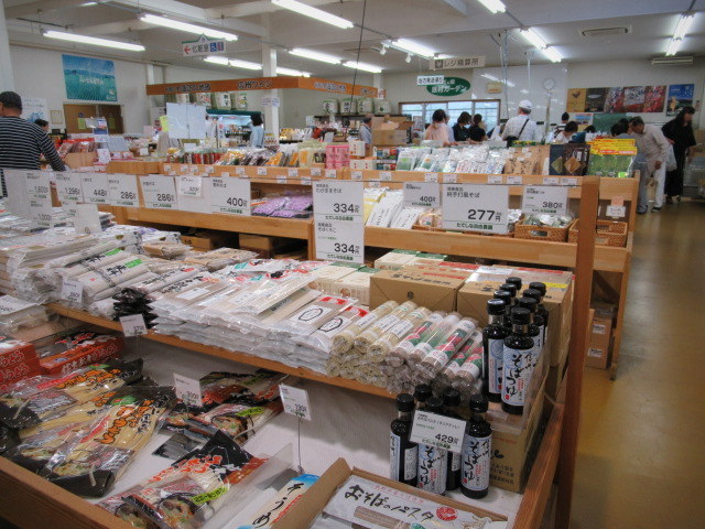 ⑧遅い夏休み * 産直で八ヶ岳の新鮮野菜を買う!_f0236260_18515754.jpg