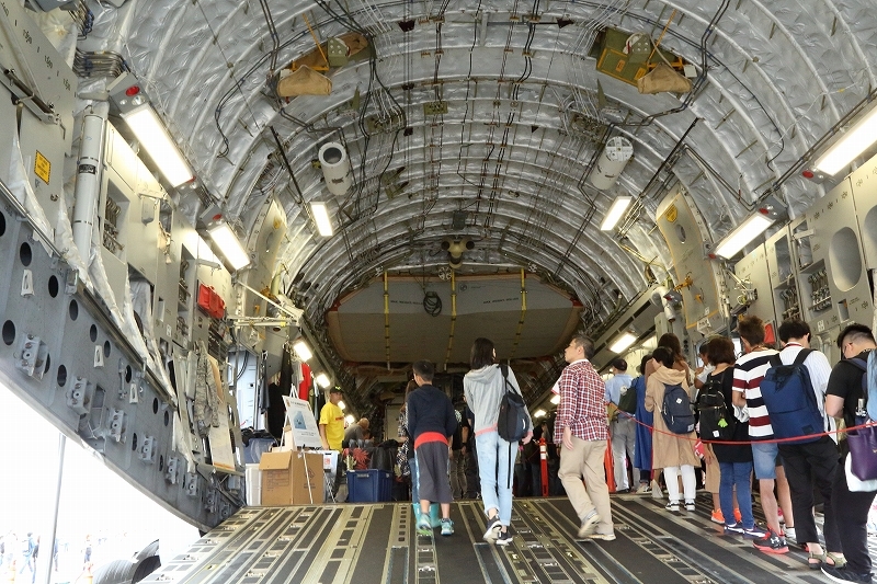 横田基地の日米友好祭、その楽しそうな会場から 飛行機を中心にお届けします。_b0291402_04580212.jpg