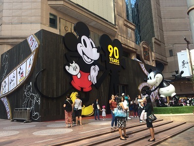タイムズスクエアでミッキーマウスの可愛さに大興奮！☆90 Years