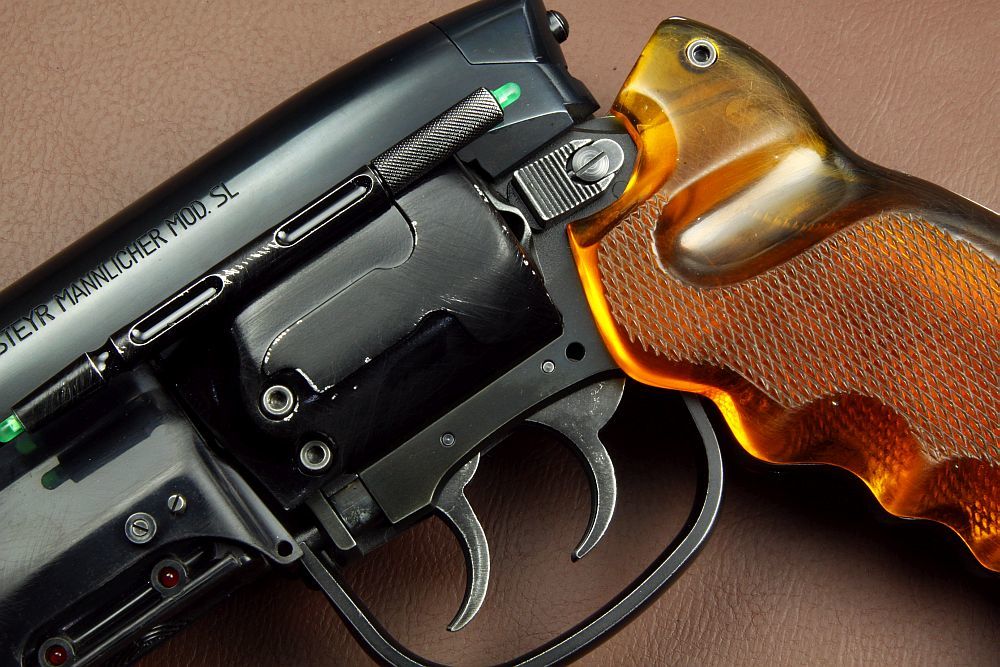 ハリソン・フォード・シグネチャー・エディション、追加情報 : 下呂