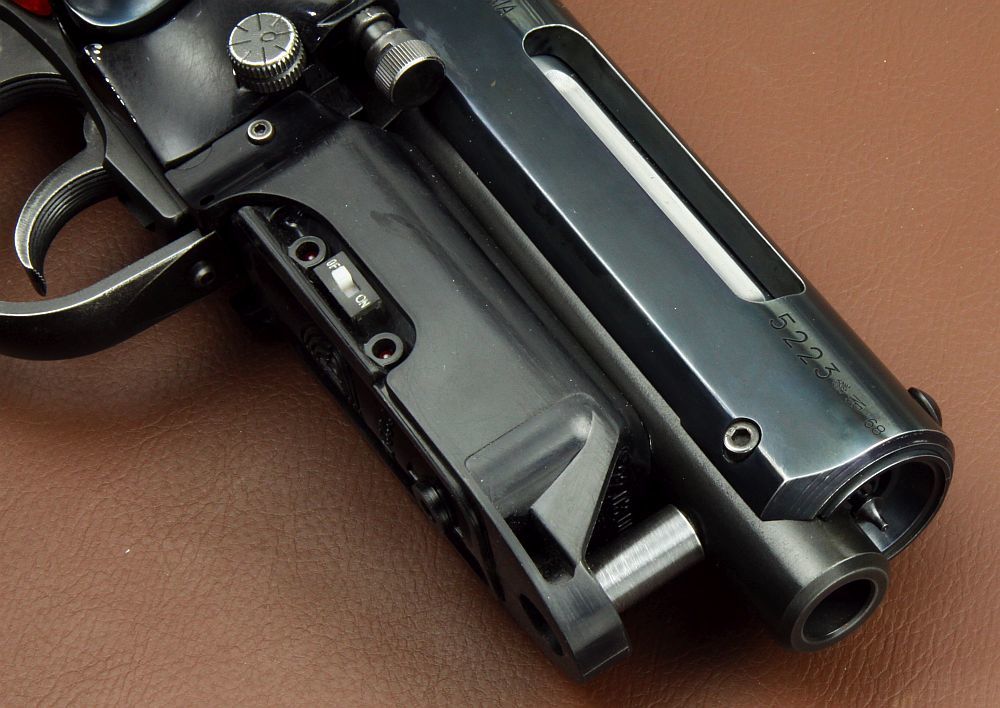 ハリソン・フォード・シグネチャー・エディション、追加情報 : 下呂