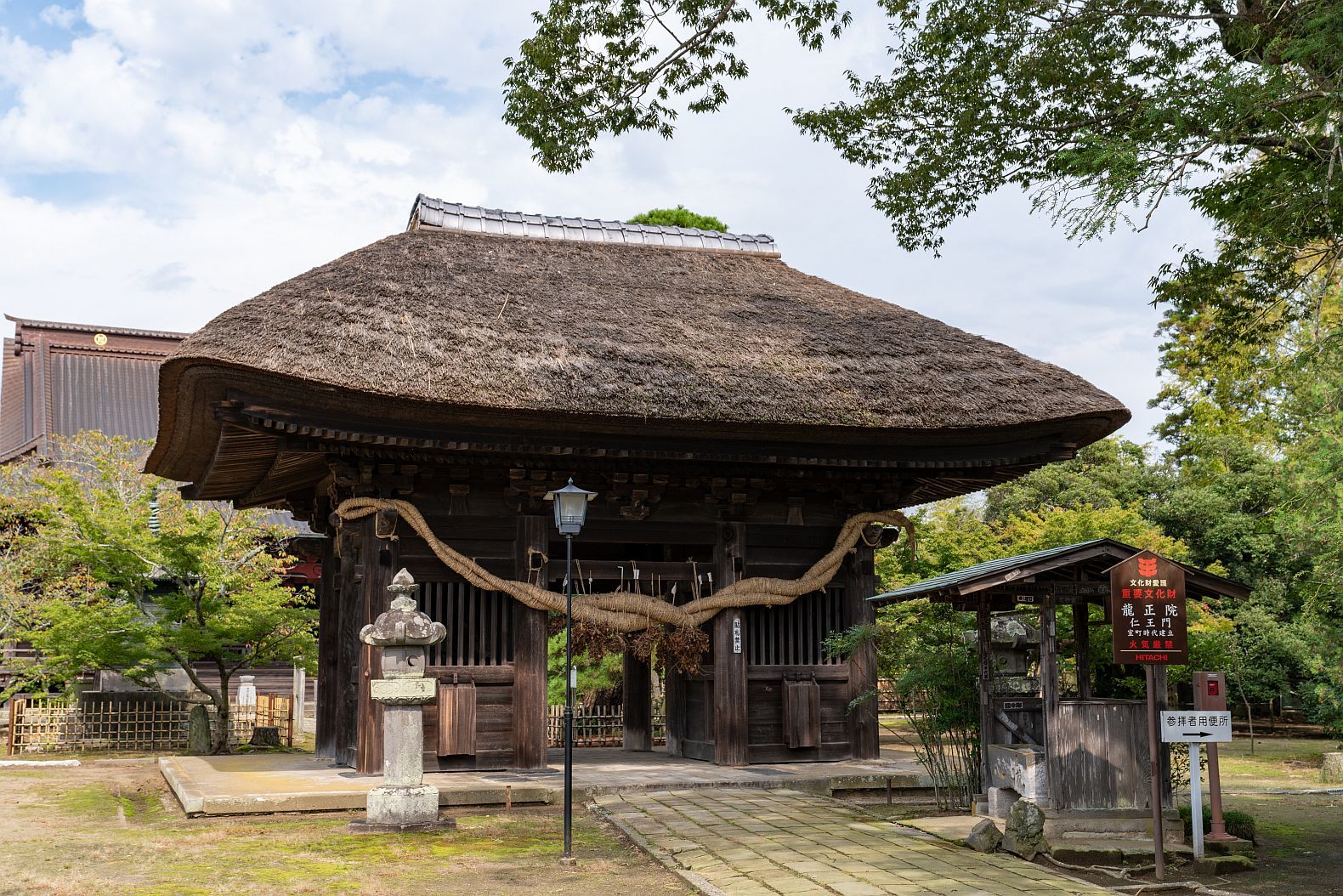 【重要文化財｜竜正院 仁王門】　行き方、見学のしかた　（千葉県 成田市）_b0212342_13050754.jpg