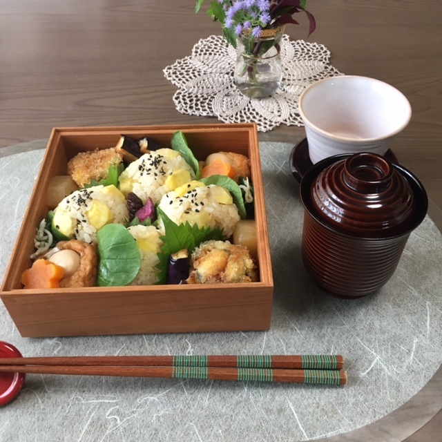 October 栗おこわ弁当を母へ_a0165160_17520076.jpg