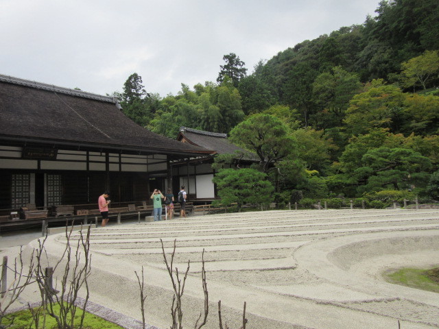 京都へ⑦～バーミヤンの桃と銀閣寺と納屋10人衆と足利学校_b0209886_16090925.jpg