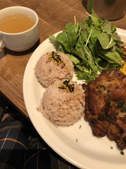 気持ちが揺らぐ～　今日はブラウンメイク講座♡_f0249610_18491131.jpeg