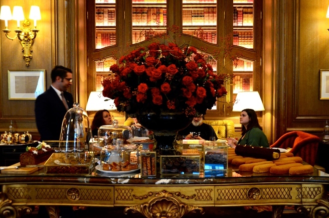 Ritz Paris のビュッシュ・ド・ノエル　と、シェフパティシエのフランソワ・ペレさん！_a0231632_18434583.jpg