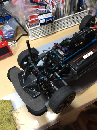 【一部予約販売】 TT-02 TYPE-SにMシャシーのビッグボアアルミダンパーを入れたの ホビーラジコン