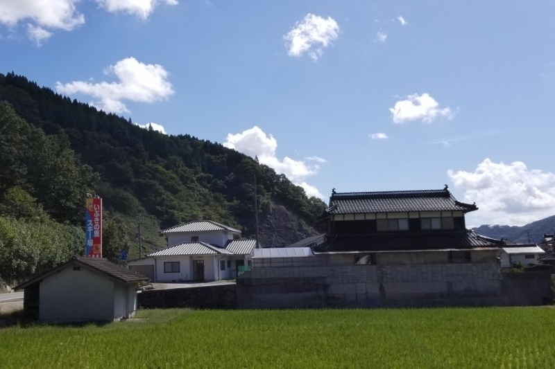 第640回　伯耆出雲周遊ツーリング　島根安来「わたなべ牧場 みるくハウス」　岡山「かばくろ 総本店」_e0342860_21524215.jpg