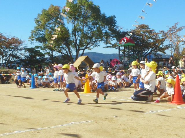 &#127926;うんどうか～いだ　ちゃっちゃちゃちゃ&#127926;とっても運動会日和 (*^^*) 元気な可愛い笑顔と一緒 爽やかな秋日和 &#127773; 自転車に乗って &#127773;_f0061067_21584715.jpg