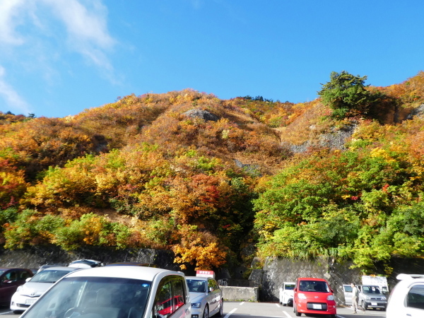 見ごろを向かえた紅葉　三方岩岳登頂_d0170615_17243871.jpg