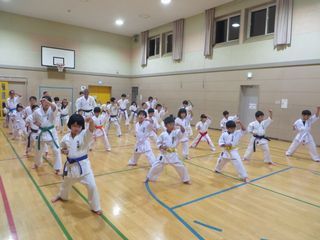火曜日空手　西町教室_c0118332_22591714.jpg