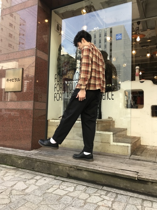 チノハイウエストニームパンツ_a0315636_17135317.jpeg