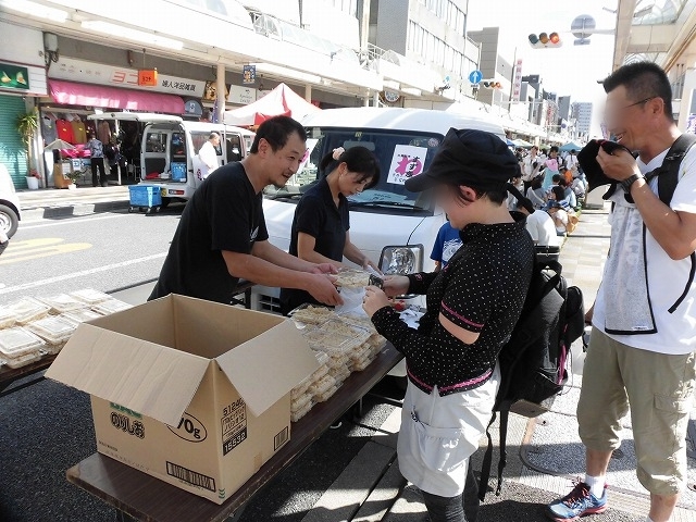 投げ松明の第31回「かりがね祭り」と、季節外れの暑さの中の第19回「吉原宿 宿場まつり」_f0141310_07474963.jpg