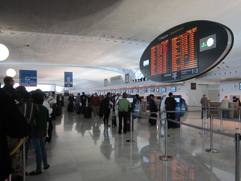 油断せず間際にも見よう発着案内、国際空港・イタリア鉄道駅_f0234936_6155556.jpg