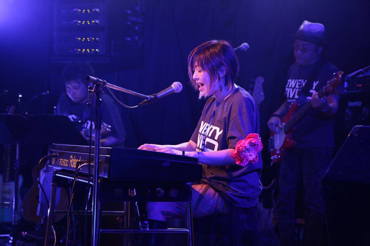 YOKO ISHIDA 25th Anniversary LIVE\"TWENTY FIVE-O\"_e0163255_10215266.jpg