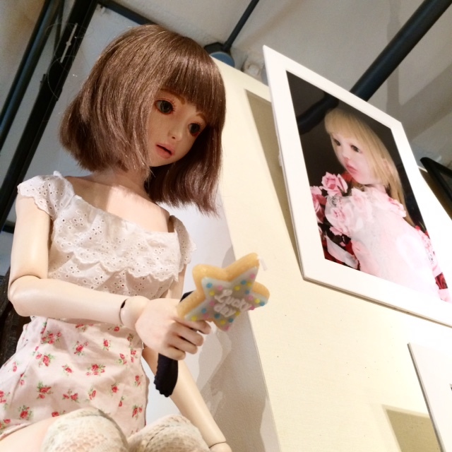 10月のミニギャラリーはLife as Dollsです。_c0227664_16222574.jpg