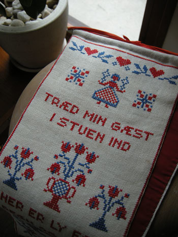 刺繍壁掛け/DENMARK_c0139773_13370128.jpg