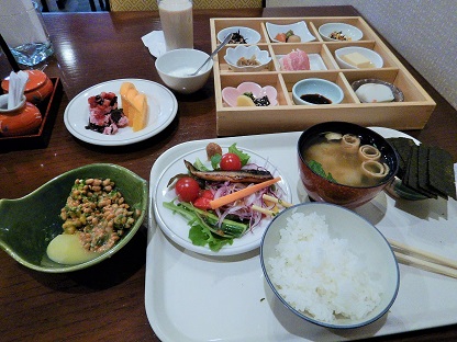 朝食バイキングの並び方_e0077899_1441397.jpg