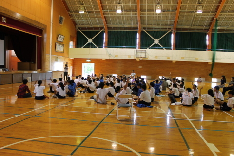 佐渡市立新穂中学校にて世界の不平等のワークショップを行いました。_c0167632_14055587.jpg