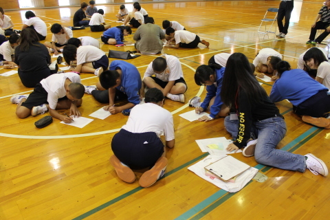 佐渡市立新穂中学校にて世界の不平等のワークショップを行いました。_c0167632_14095423.jpg