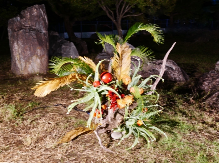　　野外いけばな展　　２０１８-１０-１４　００：００_b0093754_18220687.jpg