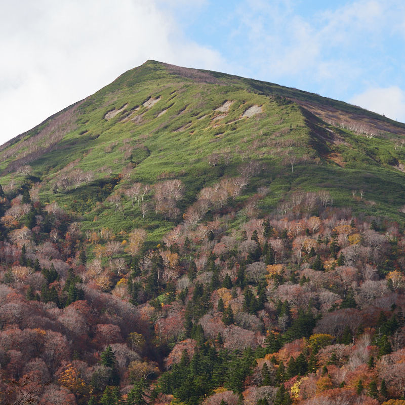 八幡平の紅葉は麓の近くまで_b0365377_19053578.jpg