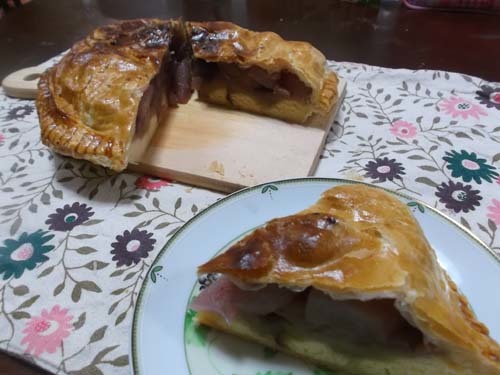 梨のパイ焼けました_f0019498_18582072.jpg