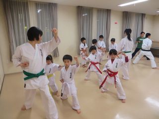 土曜日空手　宮の沢教室･八軒教室･麻生道場_c0118332_23581550.jpg