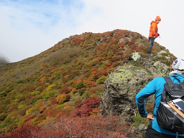 三俣山の紅葉は？12日_f0357487_23380057.jpg