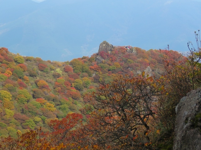 三俣山の紅葉は？12日_f0357487_23421570.jpg