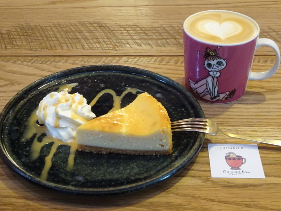 The Coffee Barさんでチーズケーキとラテ_e0230011_16395756.jpg