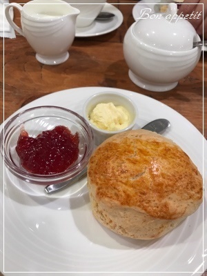 今年のTea RoomはLindeth Howe Country House Hotel　@英国フェア2018/阪急うめだ本店 _d0168162_21584691.jpg