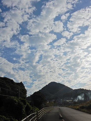 中切富士から秋雲がわく_e0175370_18353877.jpg