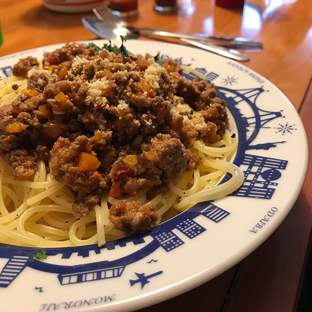 野菜たっぷりミートソースパスタ＠行正り香「今日はおうちでレストラン 」、これは野菜嫌いにもキッズにも◎なね♪_e0000295_15595739.jpg