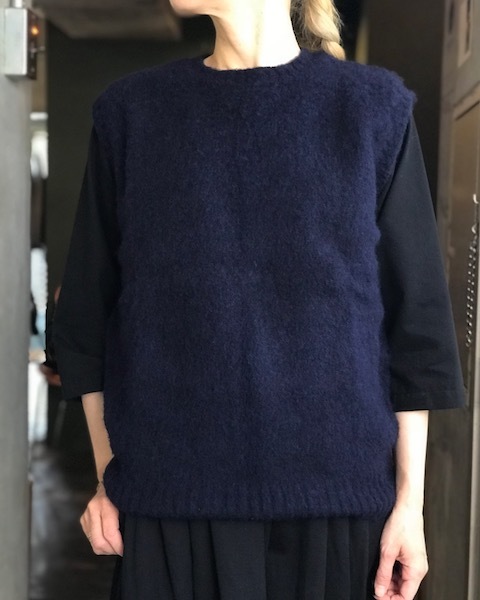 ワンピース と ベストの季節_d0364239_18380310.jpg